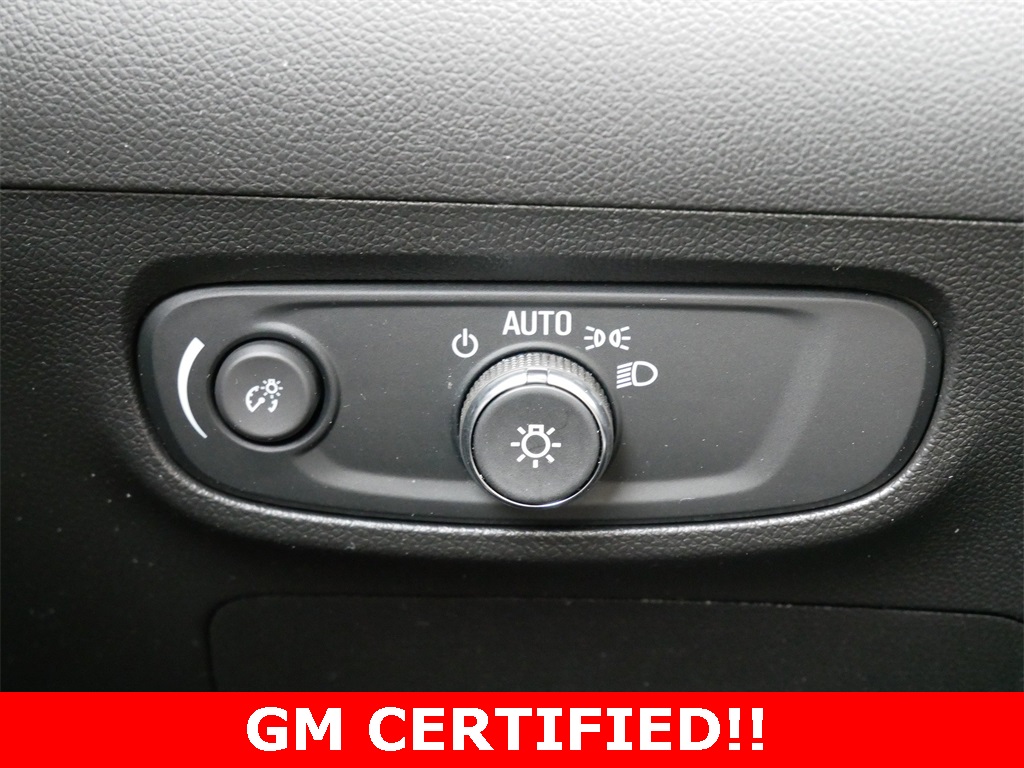Vehicle image 21 of 28