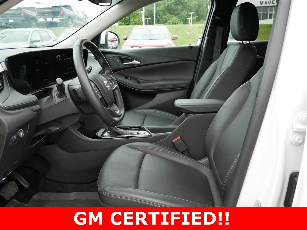 Vehicle image 11 of 28