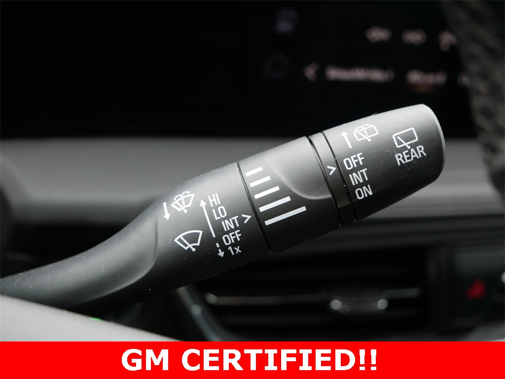 Vehicle image 25 of 28