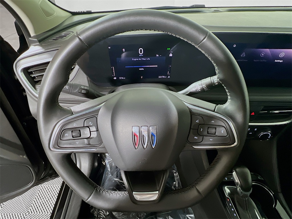 Vehicle image 11 of 34