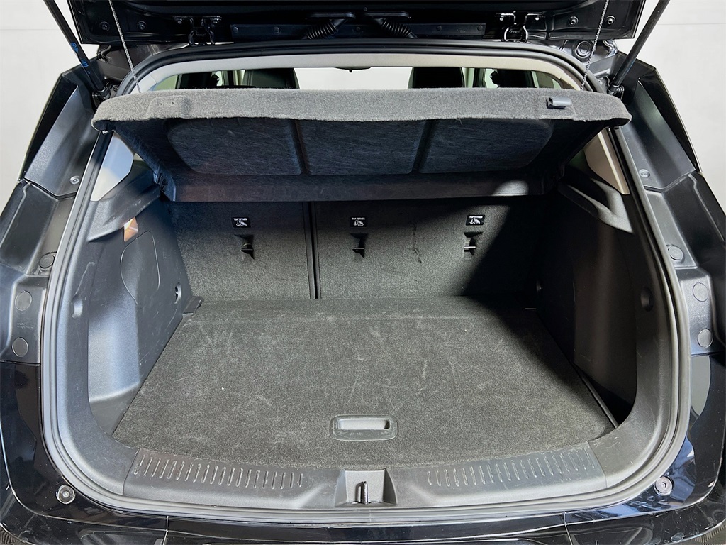 Vehicle image 23 of 34