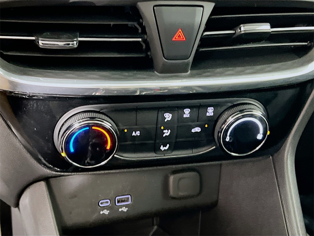 Vehicle image 15 of 34
