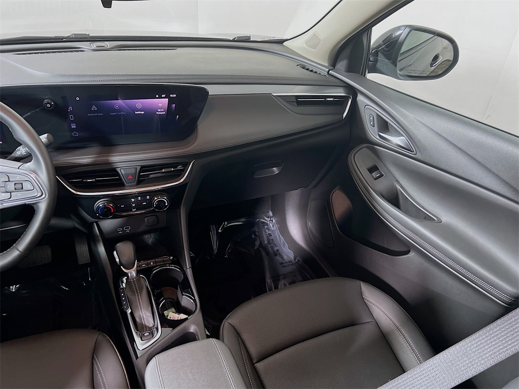 Vehicle image 21 of 34