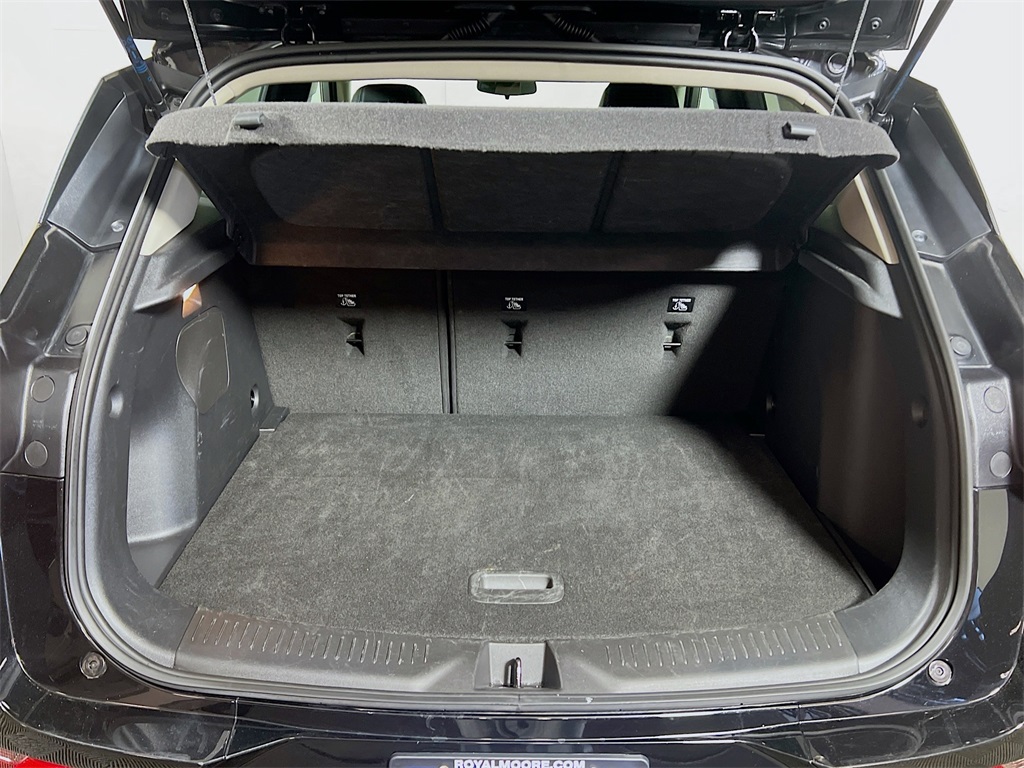Vehicle image 23 of 34