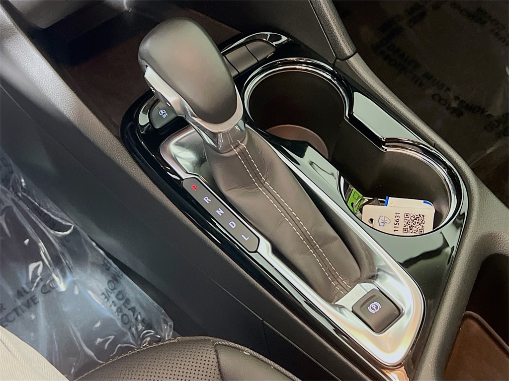 Vehicle image 16 of 34