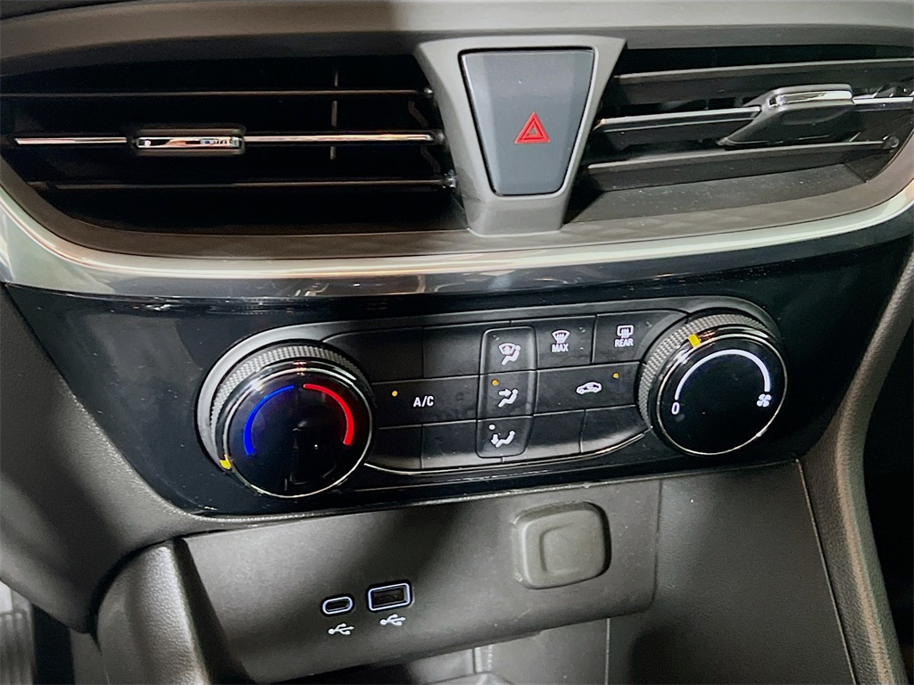 Vehicle image 15 of 34