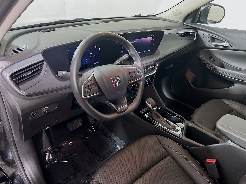 Vehicle image 10 of 34