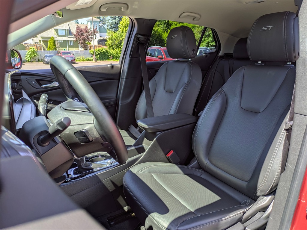 Vehicle image 23 of 36