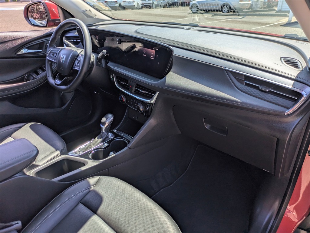 Vehicle image 32 of 36