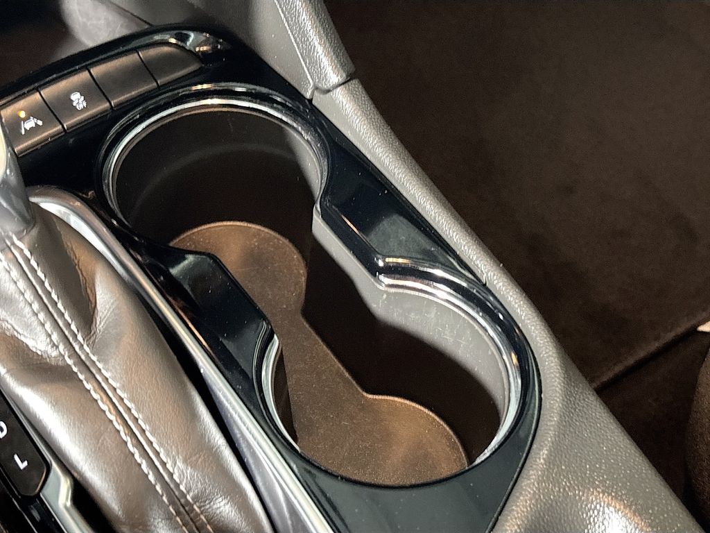 Vehicle image 18 of 24