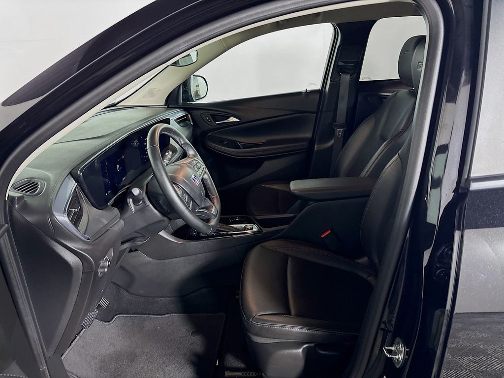 Vehicle image 14 of 24
