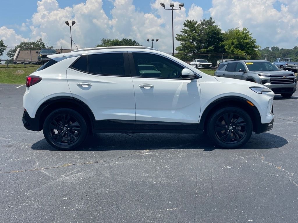 Vehicle image 4 of 26