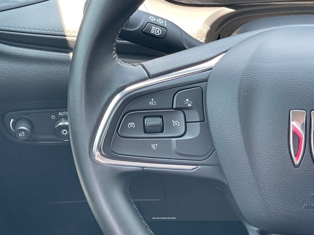 Vehicle image 25 of 26