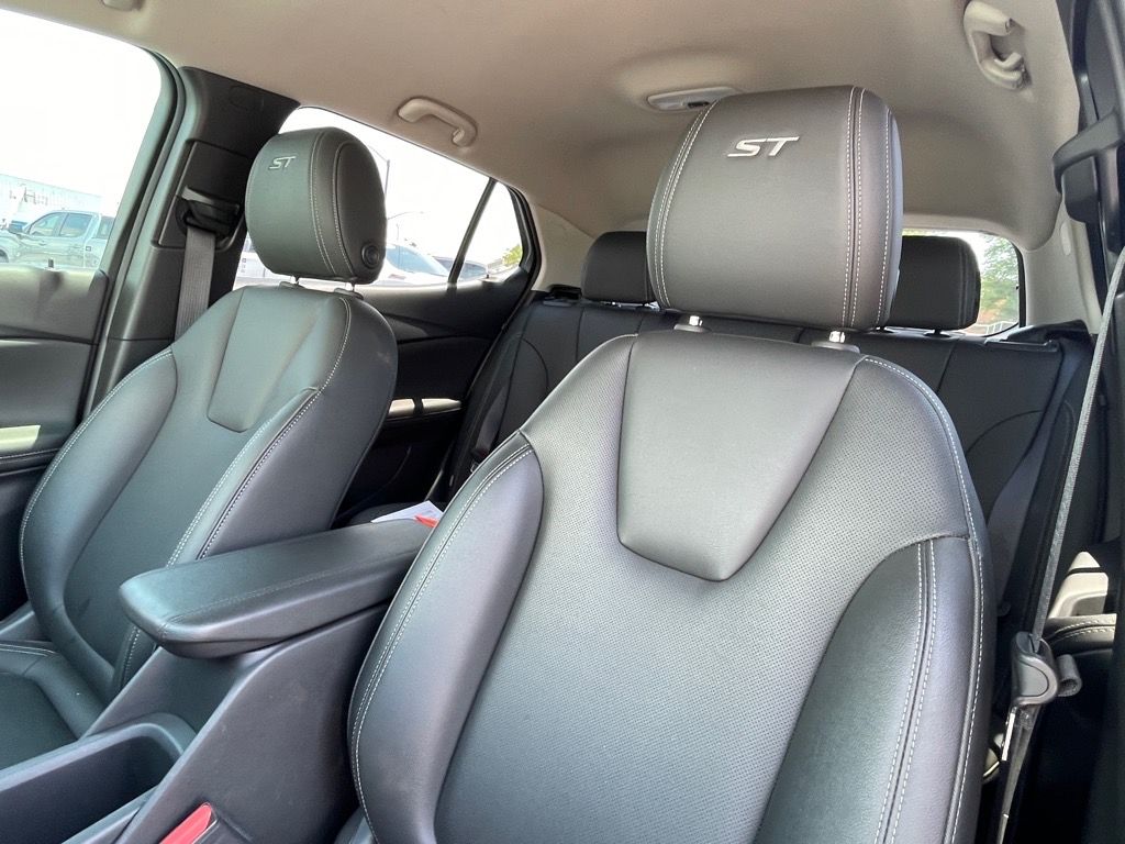 Vehicle image 12 of 26
