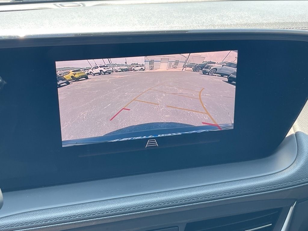 Vehicle image 21 of 26