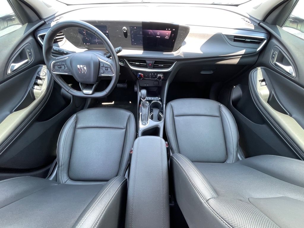 Vehicle image 16 of 26