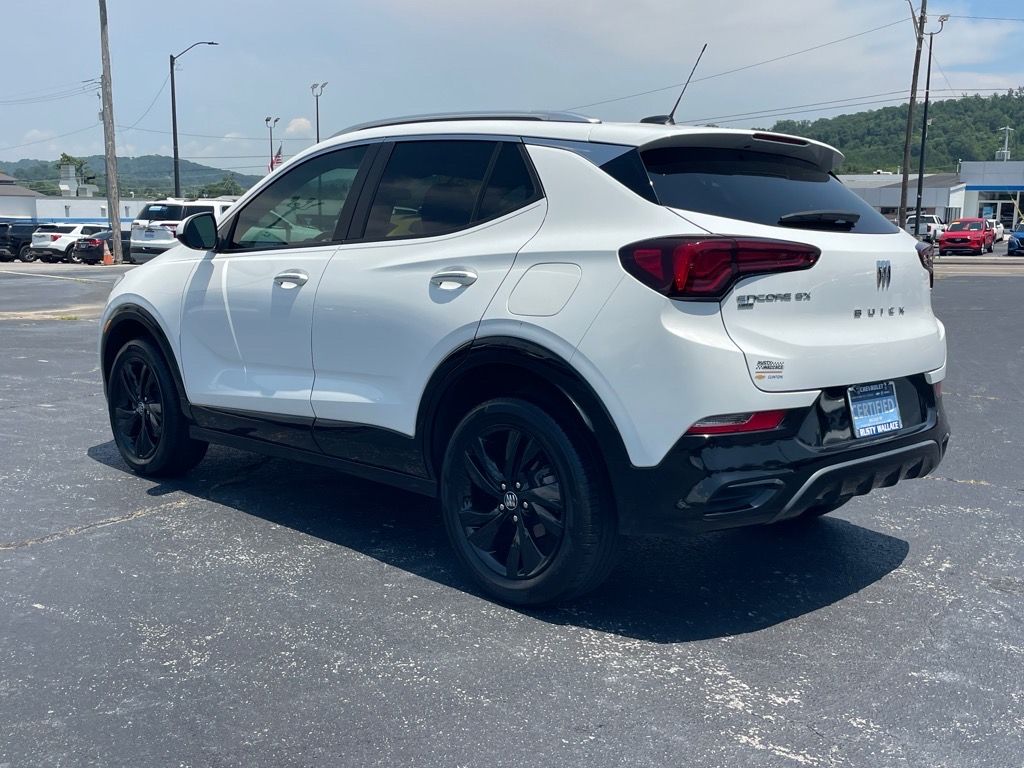 Vehicle image 7 of 26