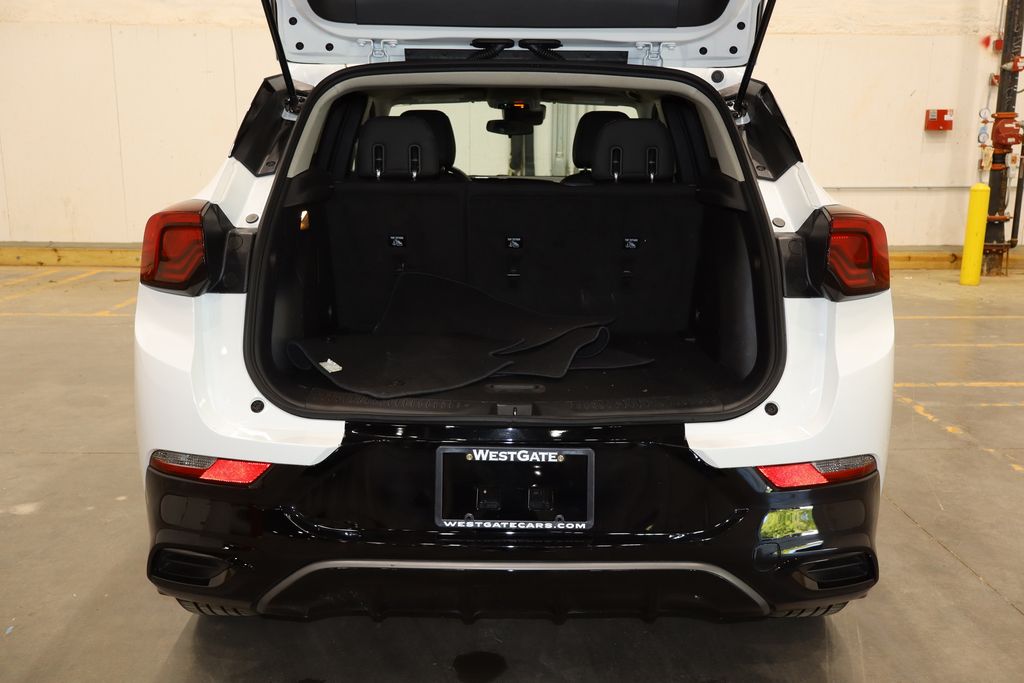 Vehicle image 10 of 33