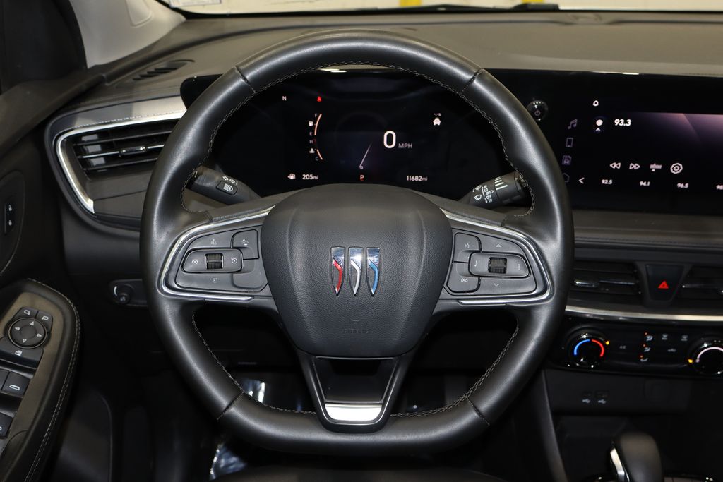 Vehicle image 17 of 33