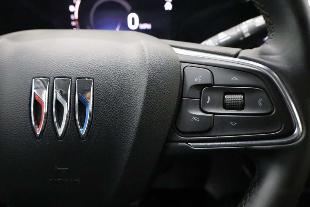 Vehicle image 19 of 33