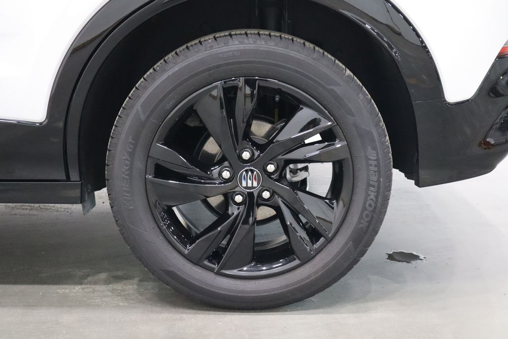 Vehicle image 31 of 33