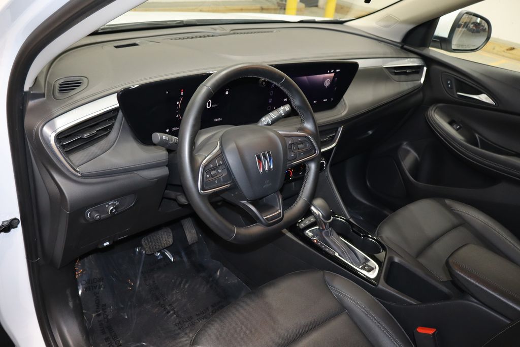 Vehicle image 16 of 33