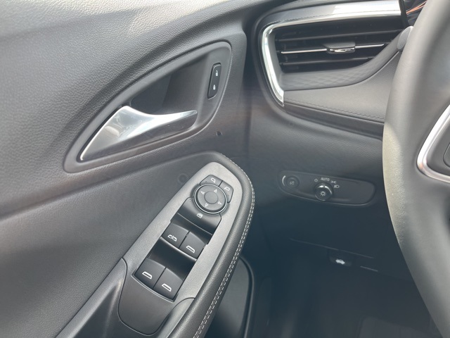 Vehicle image 6 of 9