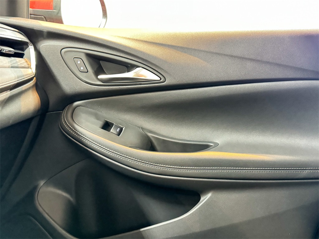 Vehicle image 35 of 43