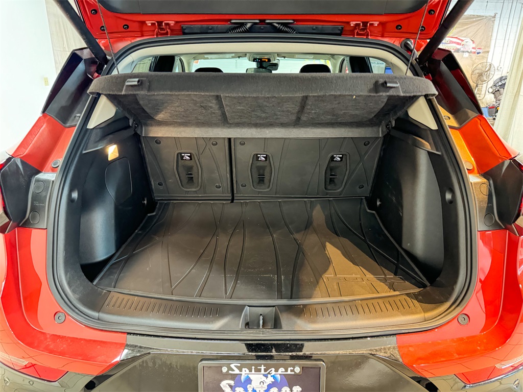 Vehicle image 17 of 43
