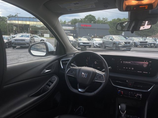 Vehicle image 23 of 45