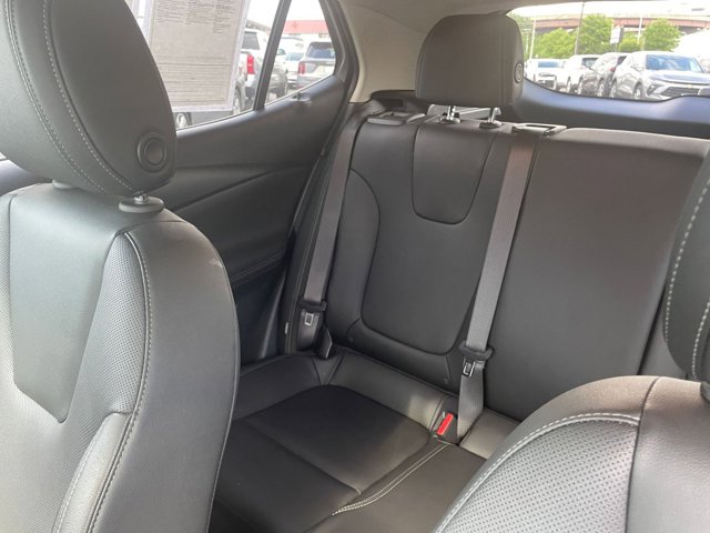 Vehicle image 17 of 45