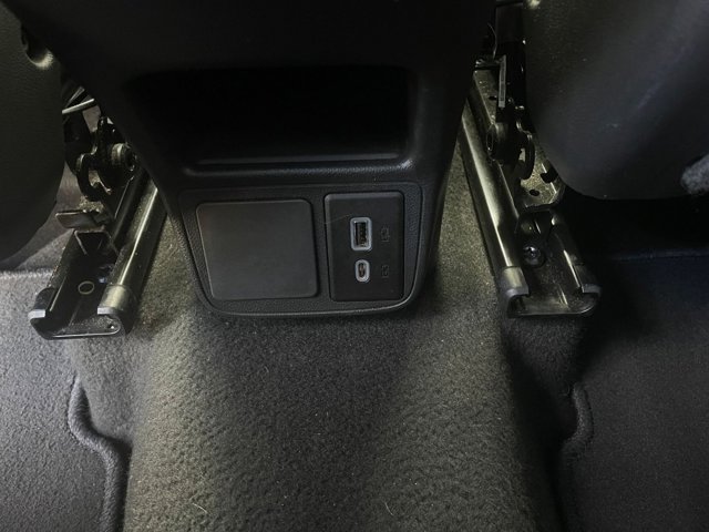 Vehicle image 35 of 45