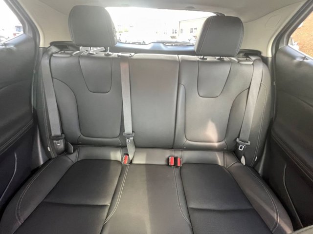 Vehicle image 20 of 45