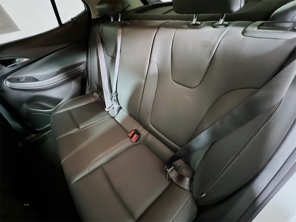 Vehicle image 13 of 34