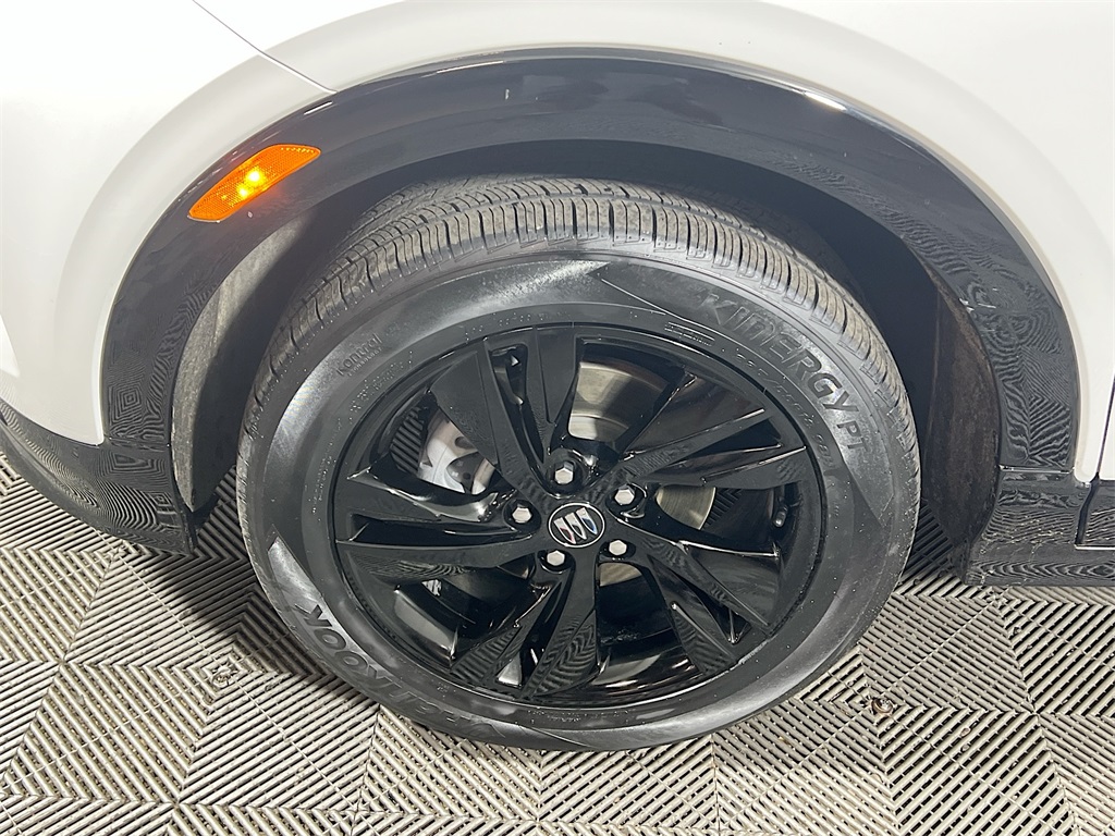 Vehicle image 10 of 34