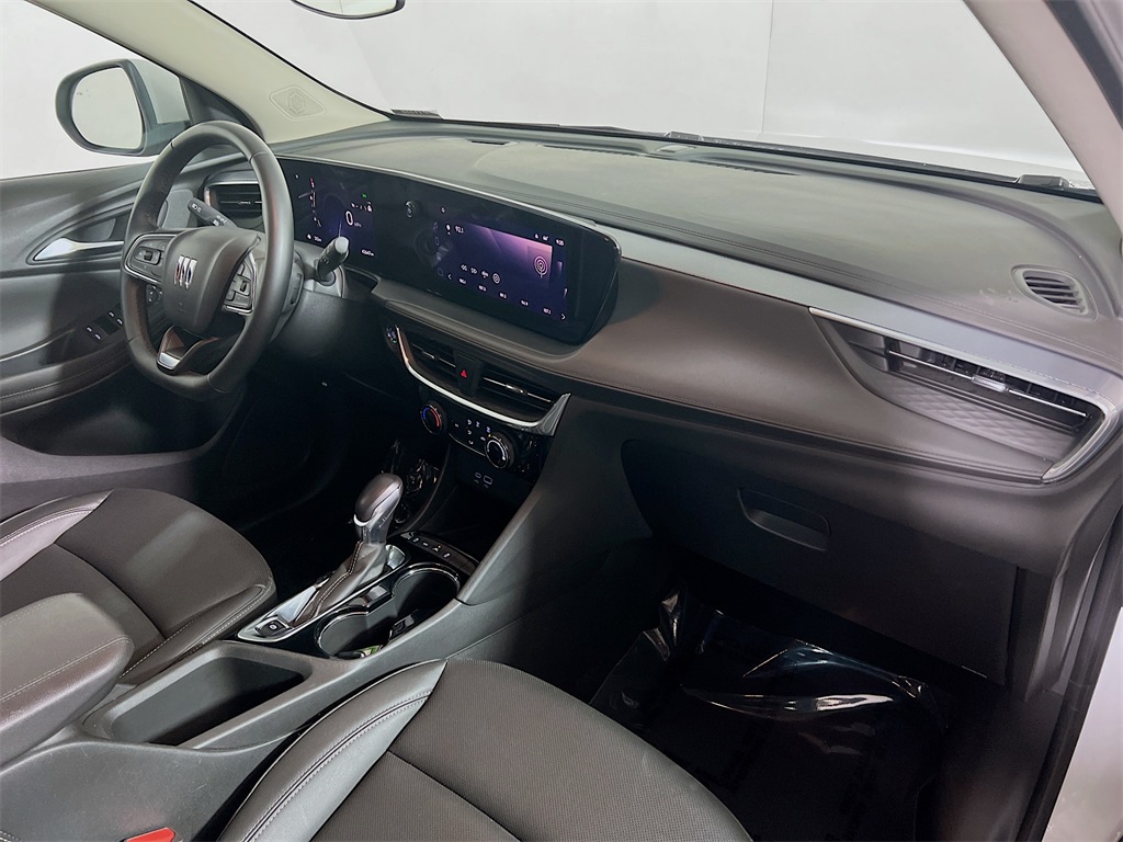 Vehicle image 16 of 34