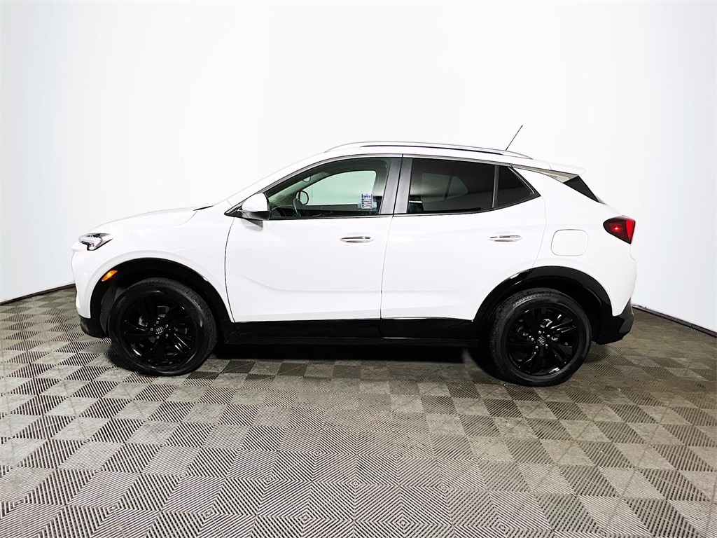 Vehicle image 8 of 34
