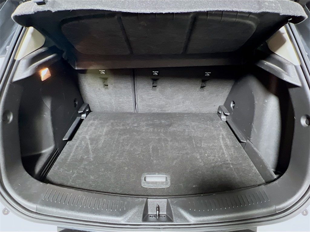 Vehicle image 11 of 34