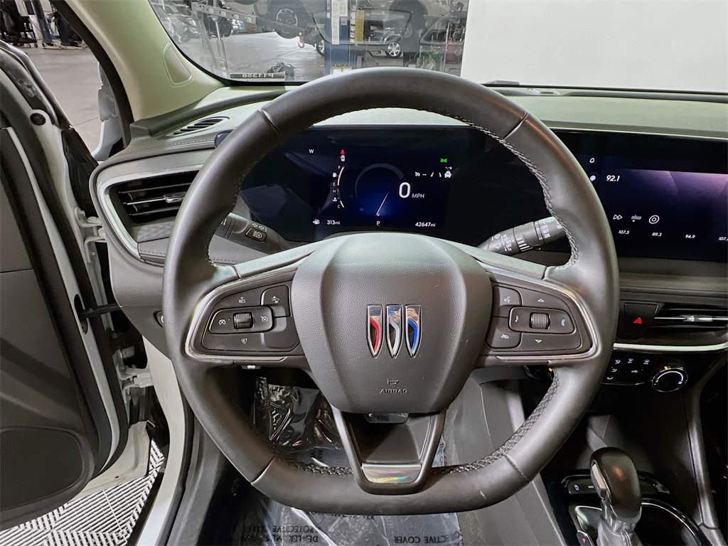 Vehicle image 20 of 34