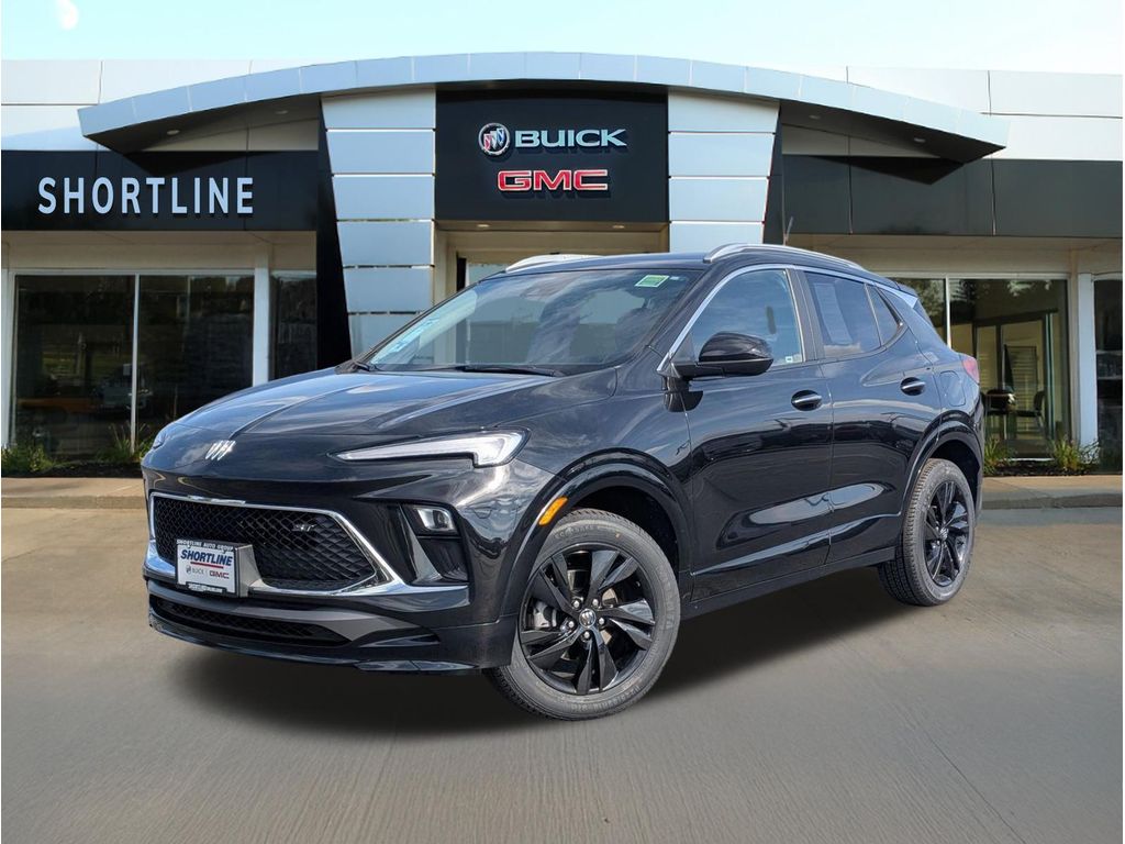 2024 Buick Encore GX Sport Touring Image 2 of 37