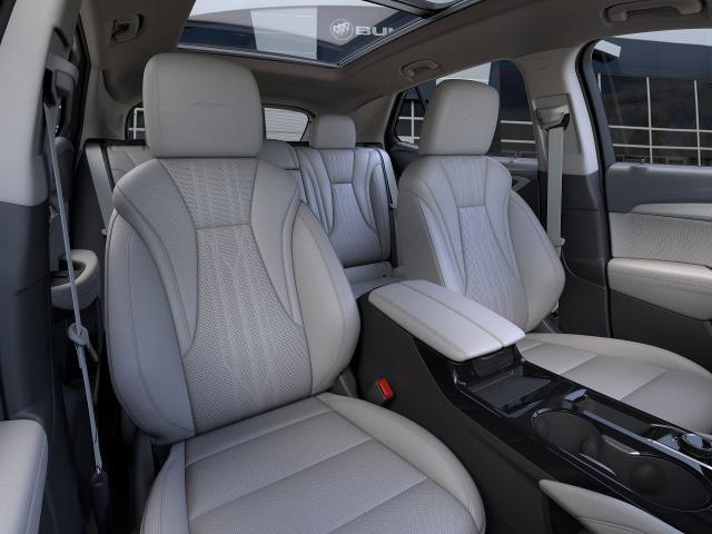Vehicle image 17 of 24