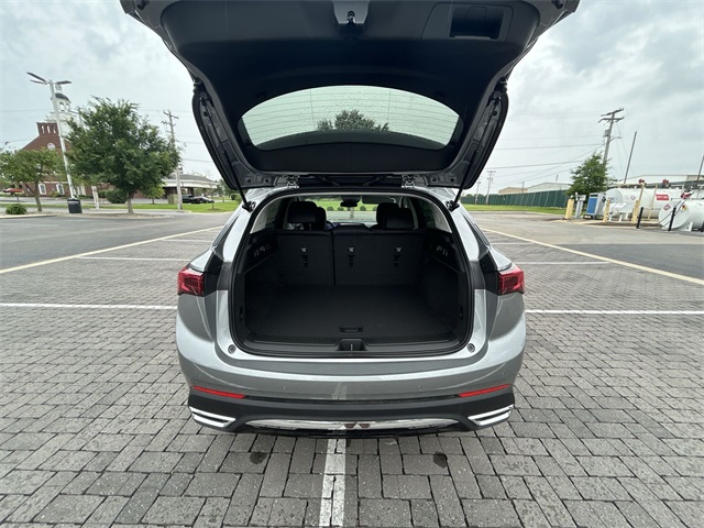 Vehicle image 41 of 46
