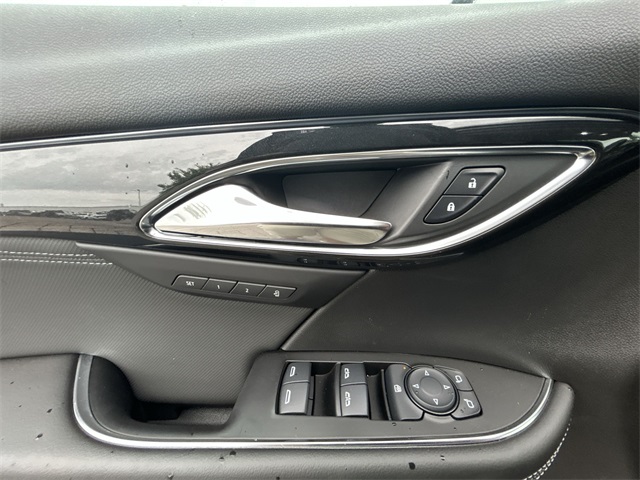 Vehicle image 38 of 46