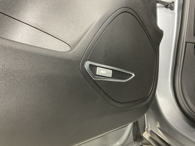 Vehicle image 18 of 24