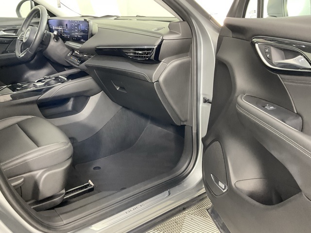 Vehicle image 22 of 24