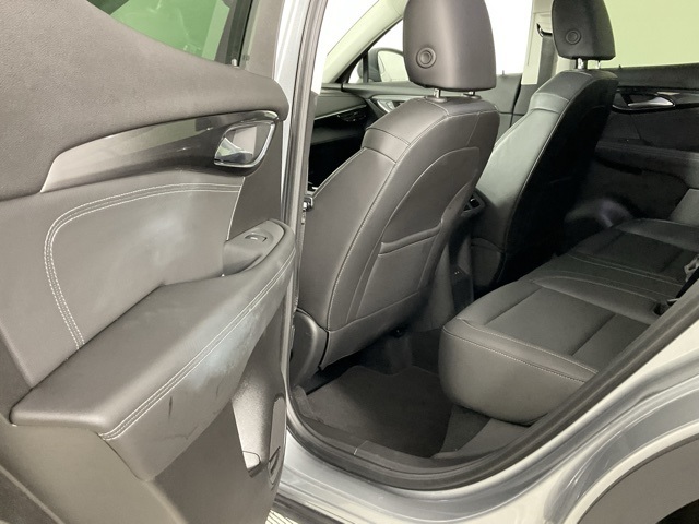 Vehicle image 11 of 24