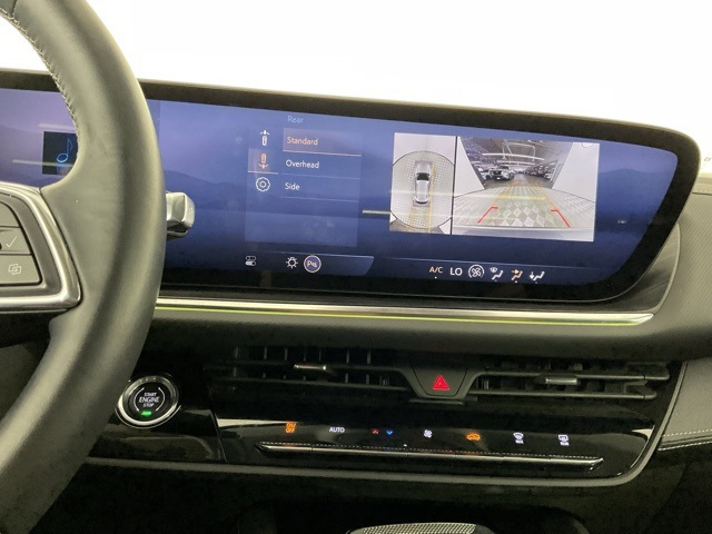 Vehicle image 17 of 24