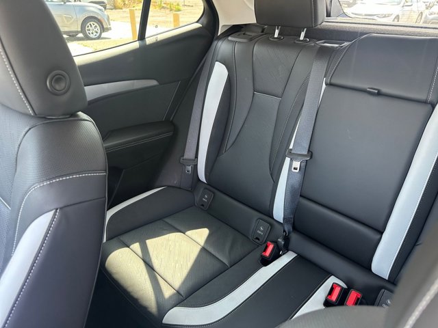 Vehicle image 18 of 41