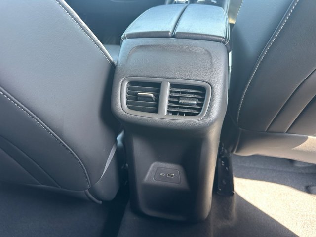 Vehicle image 31 of 41