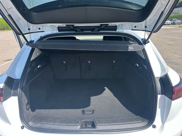 Vehicle image 16 of 41